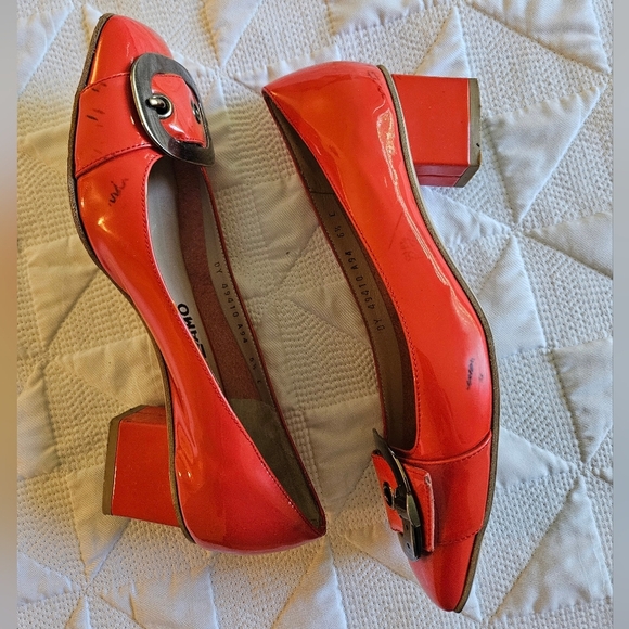 Salvatore Ferragamo Orange Patent Leather Block Heels, Size 6.5 - Picture 4 of 12